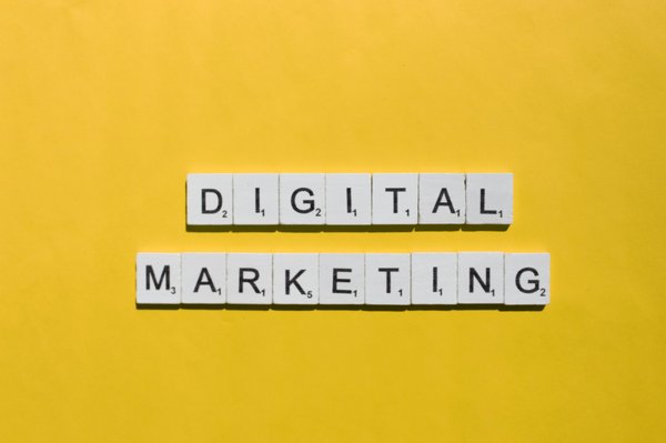 Maîtrisez l'emarketing : stratégies pour un impact maximal